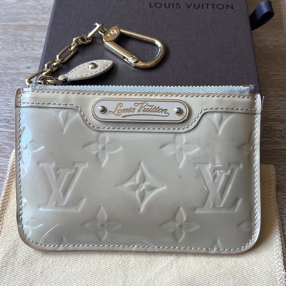 Louis Vuitton Poudre Monogram Vernis Pochette Cles Key and Change Holder Beige - Picture 3 of 17